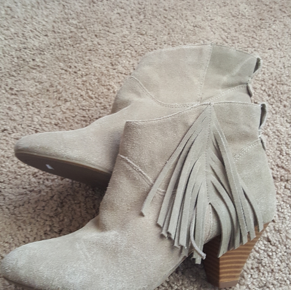 Booties - Picture 4 of 4